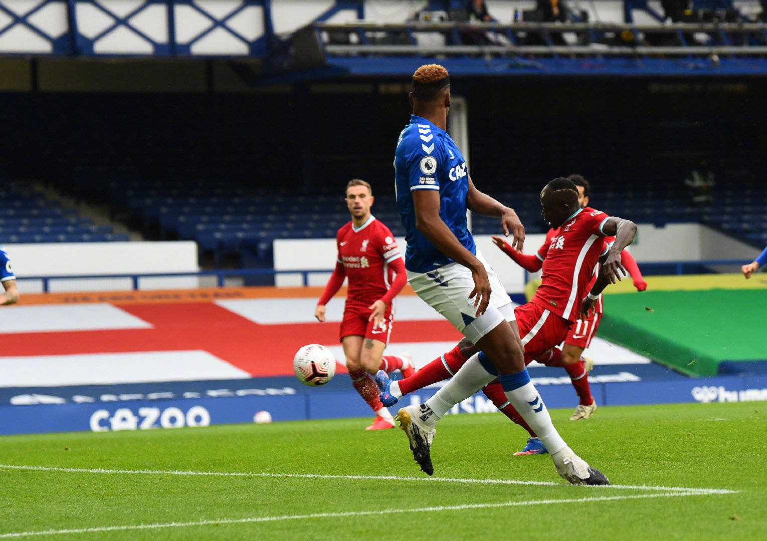 以某足球明 以某足球明